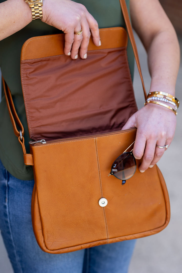 Conte | Messenger Style Bag